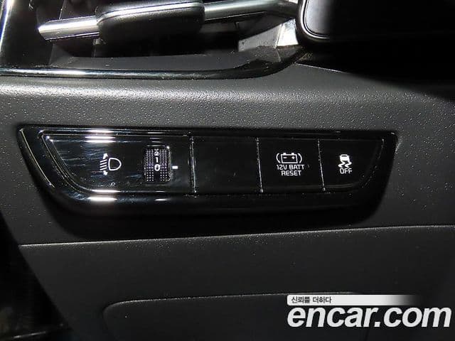 Kia Niro 2022 — ფოტო 14/20