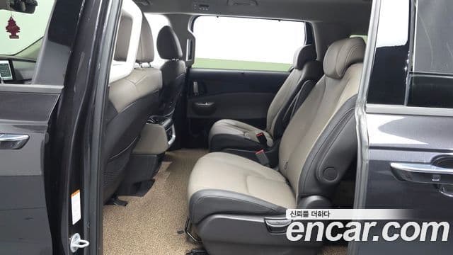 Kia Carnival 2025 — Şəkil 12/20