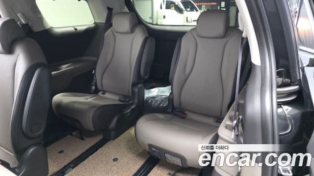 Kia Carnival 2025 — фото 13 из 20