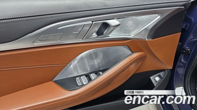 BMW 8 Series 2024 — Photo 13/32