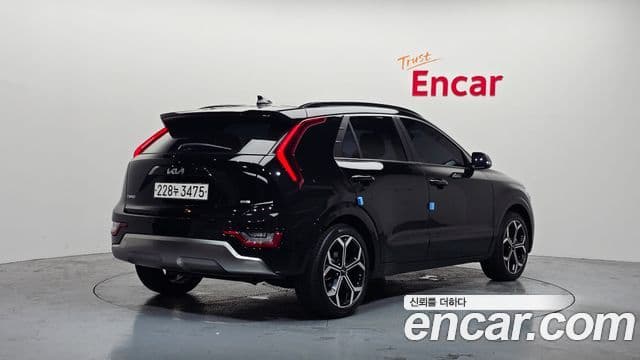 Kia Niro 2022 — фото 2 из 20