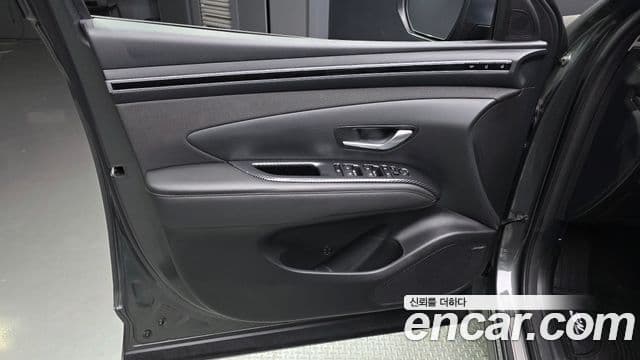 Hyundai Tucson Hybrid 2023 — Photo 2/33