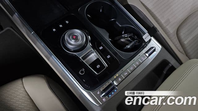 Kia Carnival 2024 — Şəkil 8/20