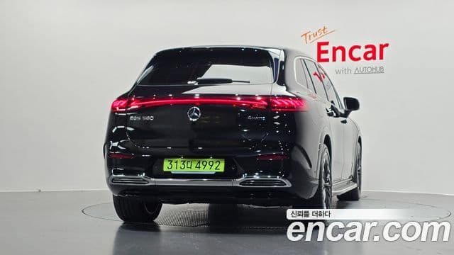 Mercedes-Benz EQS SUV 2024 — Photo 2/20