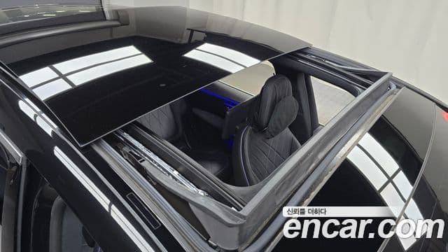 Mercedes-Benz EQS SUV 2024 — Photo 3/20