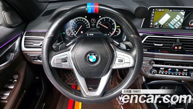 BMW 7 Series 2018 — Фото 14/20
