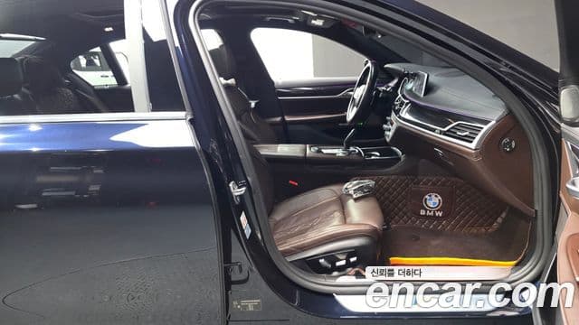 BMW 7 Series 2018 — ფოტო 7/35