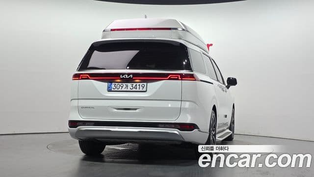 Kia Carnival 2023 — ფოტო 4/20