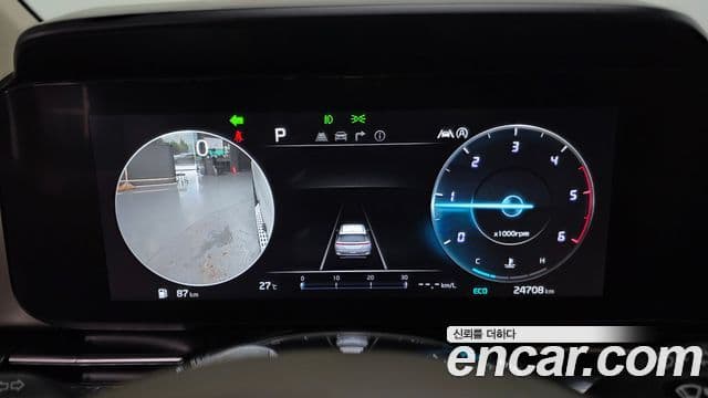 Kia Carnival 2023 — ფოტო 8/20