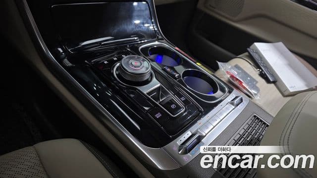 Kia Carnival 2023 — ფოტო 9/20