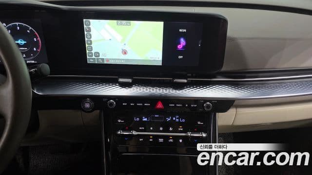 Kia Carnival 2023 — ფოტო 12/20