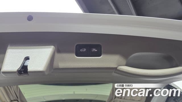 Kia Carnival 2023 — ფოტო 15/20