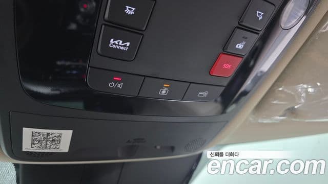 Kia Carnival 2023 — ფოტო 19/20