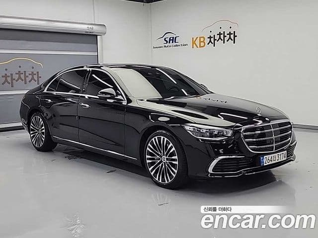 Mercedes-Benz S-Class 2023 — Photo 11/19