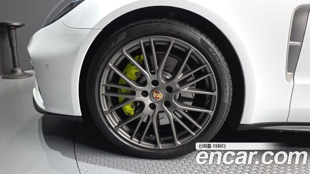 Porsche Panamera 2023 — Şəkil 5/20