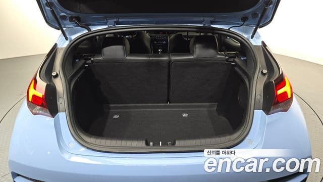 Hyundai Veloster 2019 — ფოტო 16/20