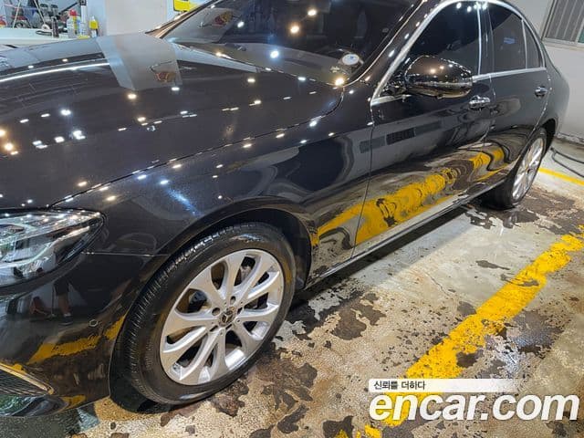 Mercedes-Benz E-Class 2018 — ფოტო 3/20