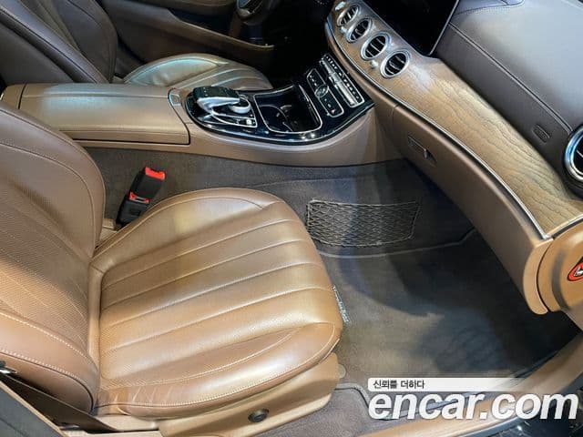 Mercedes-Benz E-Class 2018 — ფოტო 6/20