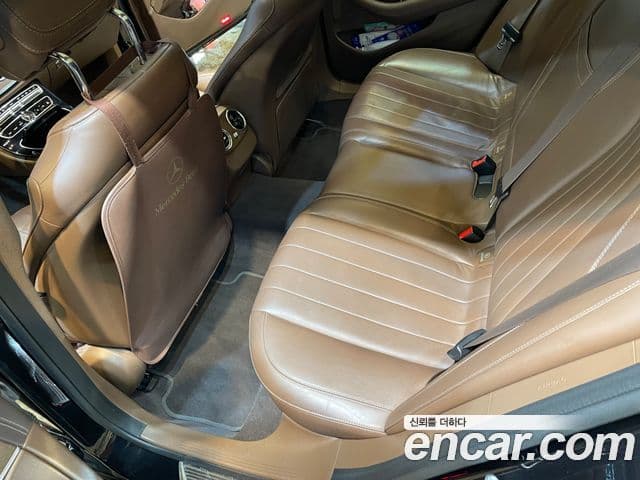Mercedes-Benz E-Class 2018 — ფოტო 9/20