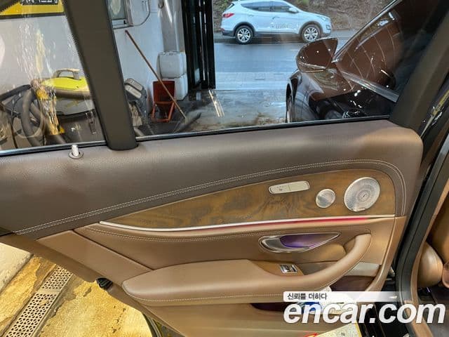 Mercedes-Benz E-Class 2018 — ფოტო 12/20