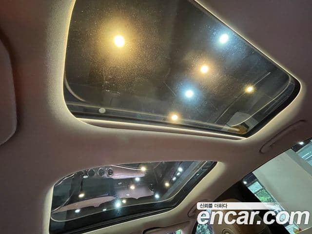 Mercedes-Benz E-Class 2018 — ფოტო 18/20