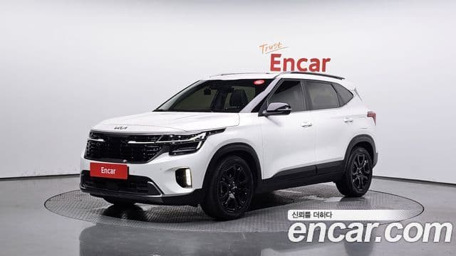 Kia Seltos 2022 — ფოტო 1/20