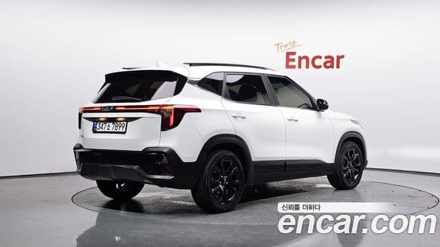 Kia Seltos 2022 — ფოტო 2/20