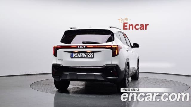 Kia Seltos 2022 — ფოტო 4/20