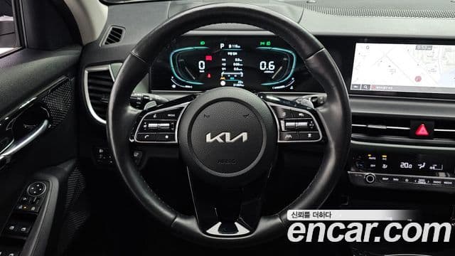 Kia Seltos 2022 — ფოტო 12/20