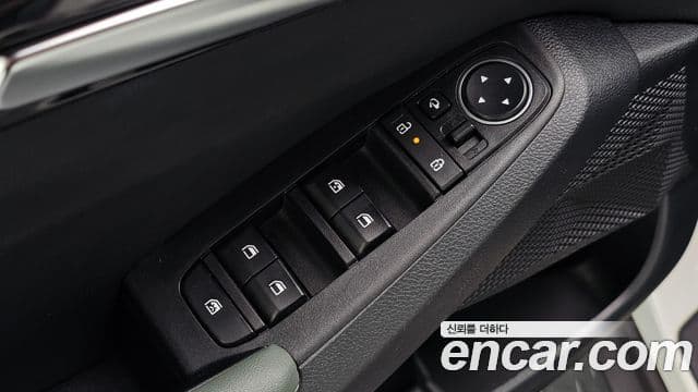 Kia Seltos 2022 — ფოტო 16/20