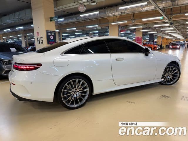Mercedes-Benz E-Class 2021 — ფოტო 4/18