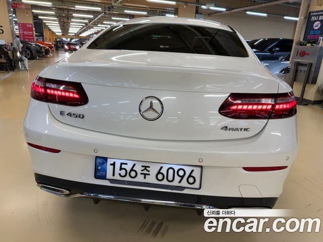 Mercedes-Benz E-Class 2021 — ფოტო 6/18
