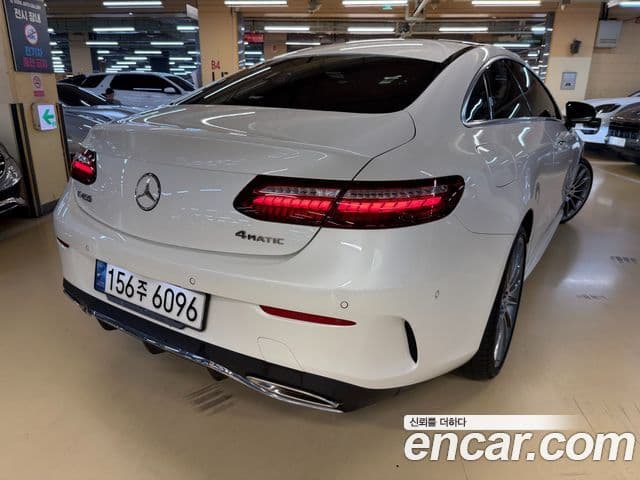 Mercedes-Benz E-Class 2021 — ფოტო 7/18