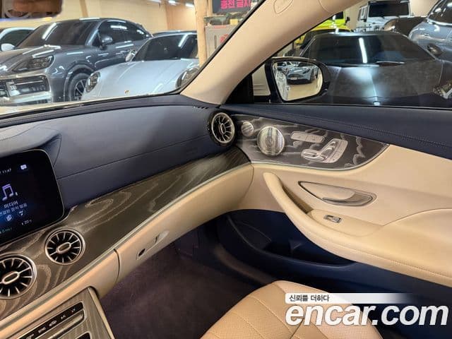 Mercedes-Benz E-Class 2021 — ფოტო 13/18