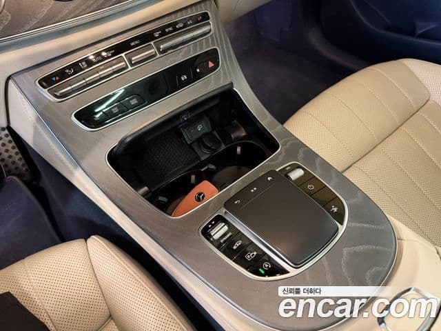 Mercedes-Benz E-Class 2021 — ფოტო 15/18