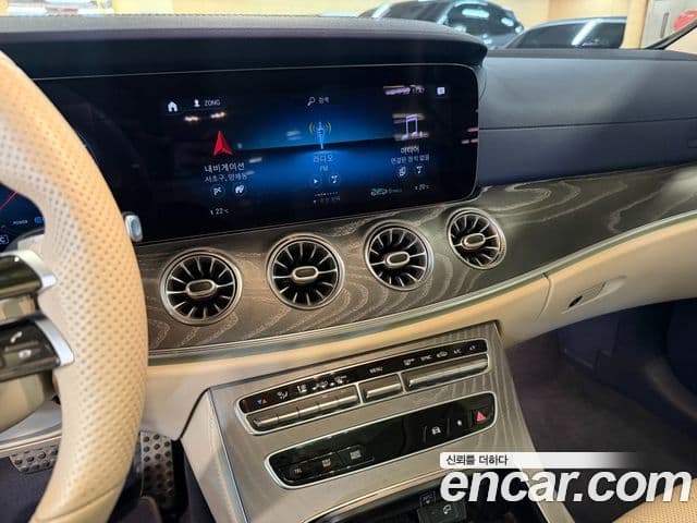 Mercedes-Benz E-Class 2021 — ფოტო 16/18