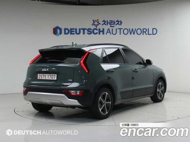 Kia Niro 2022 — Фото 4/20