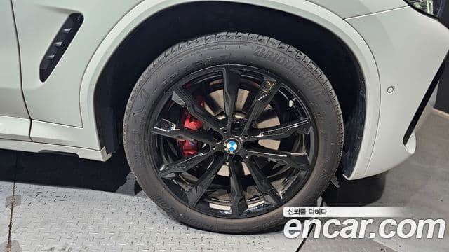 BMW X4 2025 — ფოტო 18/32