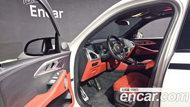 BMW XM 2023 — Photo 18/20
