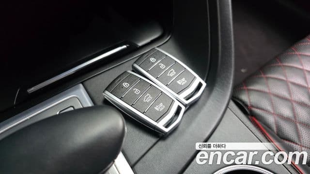 Genesis G70 2019 — Photo 8/37