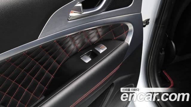 Genesis G70 2019 — Photo 18/37