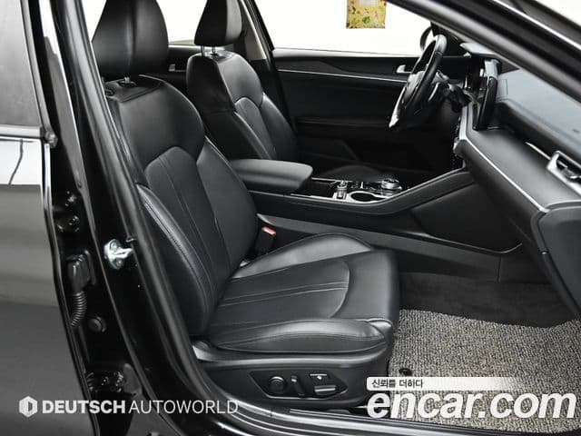 Kia K5 2022 — Şəkil 10/20
