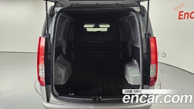 Hyundai Staria 2023 — Şəkil 17/20