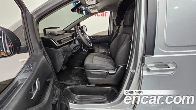 Hyundai Staria 2023 — Şəkil 18/20