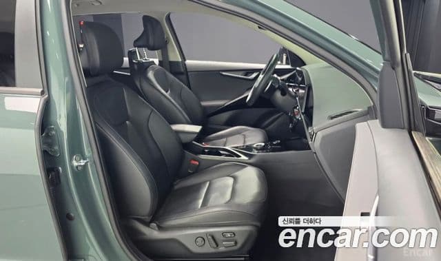 Kia Niro 2022 — ფოტო 10/20