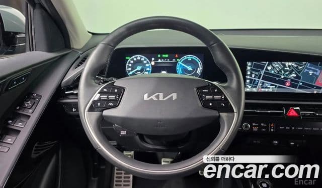 Kia Niro 2022 — ფოტო 13/20