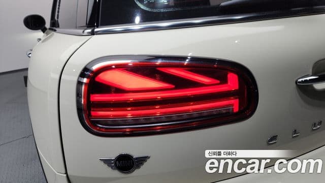 Mini Cooper Clubman 2021 — Photo 12/32