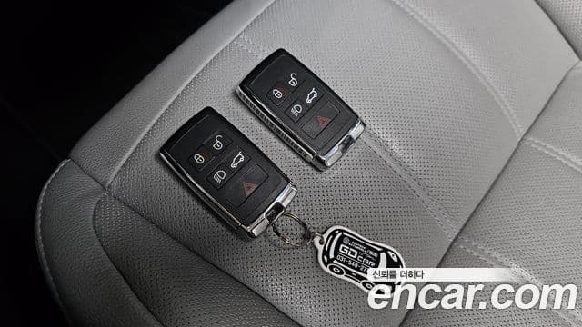 Land Rover Range Rover Evoque 2025 — Фото 15/20