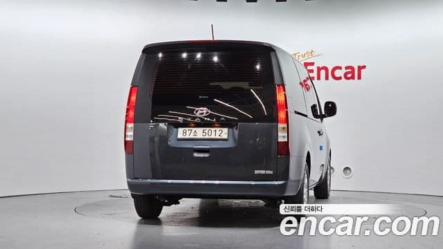 Hyundai Staria 2021 — ფოტო 4/20