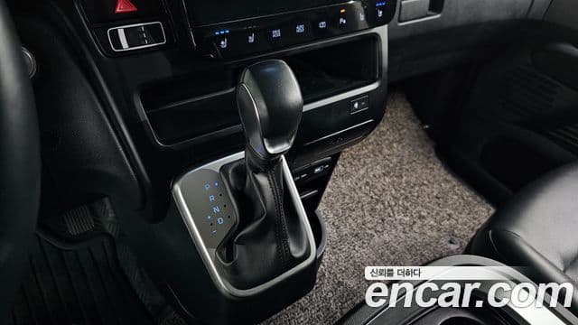 Hyundai Staria 2021 — фото 9 из 20